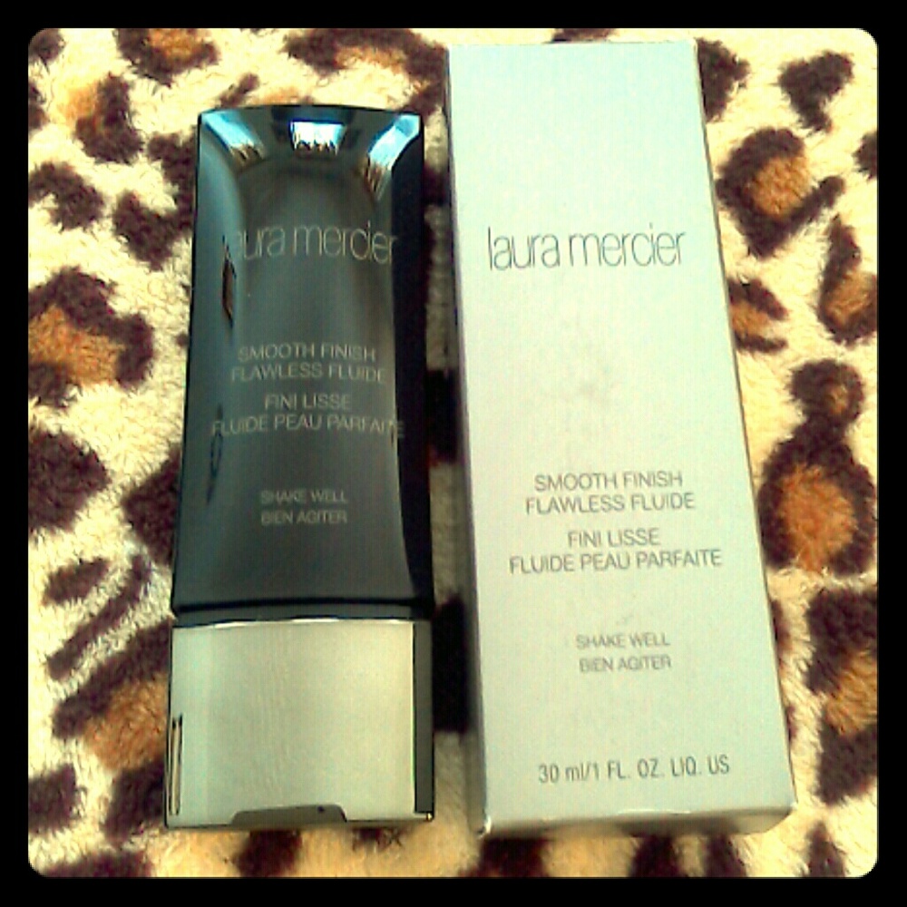Laura Mercier Smooth Finish